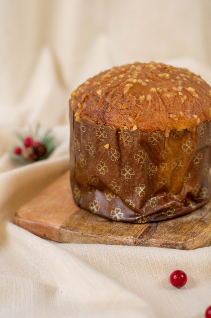 Panettone de caramelo y almendras